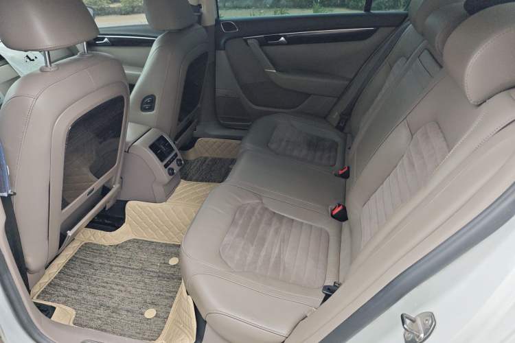 Used Volkswagen Magotan 2013 2.0 TSI Ultimate Model Left Rear Seat