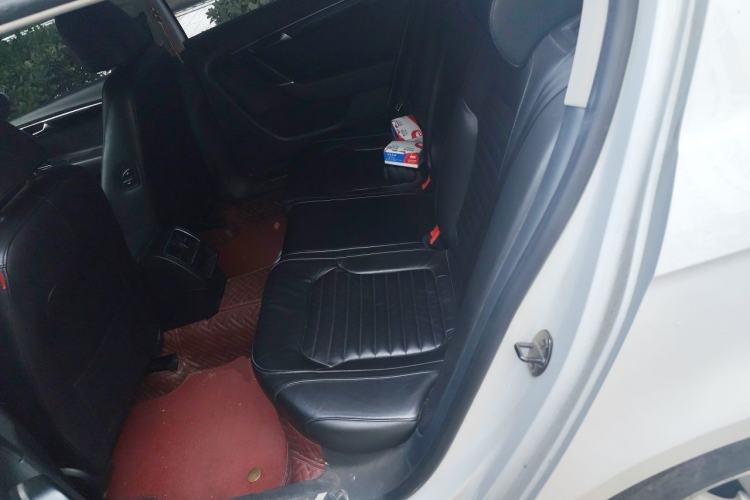 Used Volkswagen Magotan 2013 1.8TSI Luxury Model Left Rear Seat