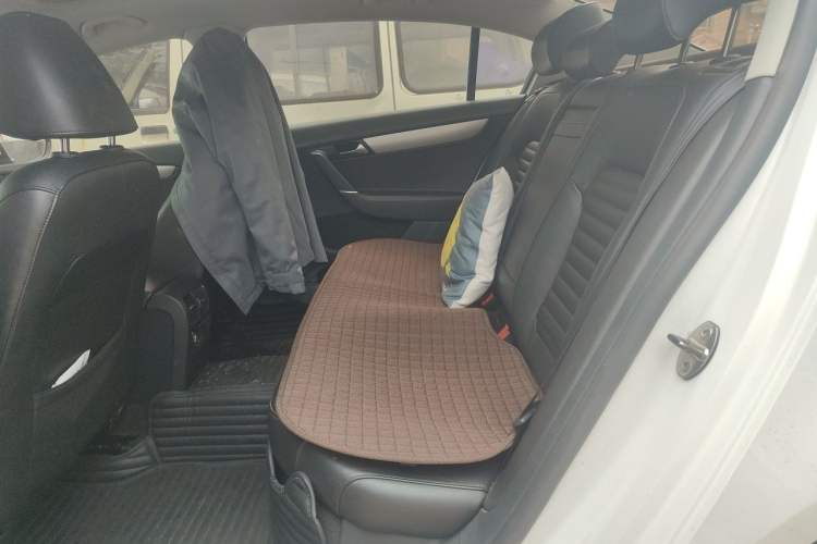 Used Volkswagen Magotan 2013 1.8TSI Premier Model Left Rear Seat
