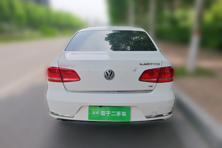 Used Volkswagen Magotan 2013 1.8TSI Luxury Model Rear