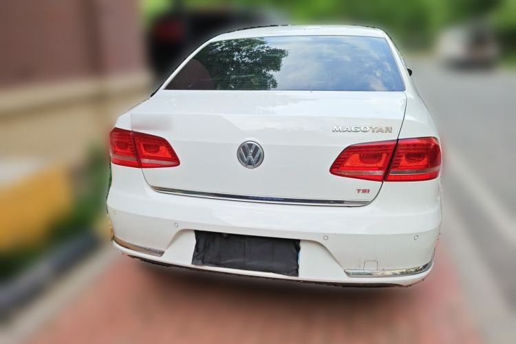 Used Volkswagen Magotan 2013 2.0 TSI Luxury Model Rear