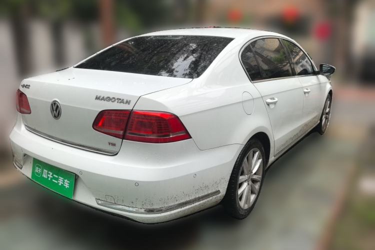 Used Volkswagen Magotan 2013 2.0 TSI Prestige Model Rear Right 45 Deg