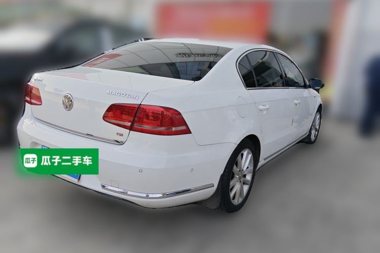 Used Volkswagen Magotan 2013 2.0 TSI Prestige Model Rear Right 45 Deg