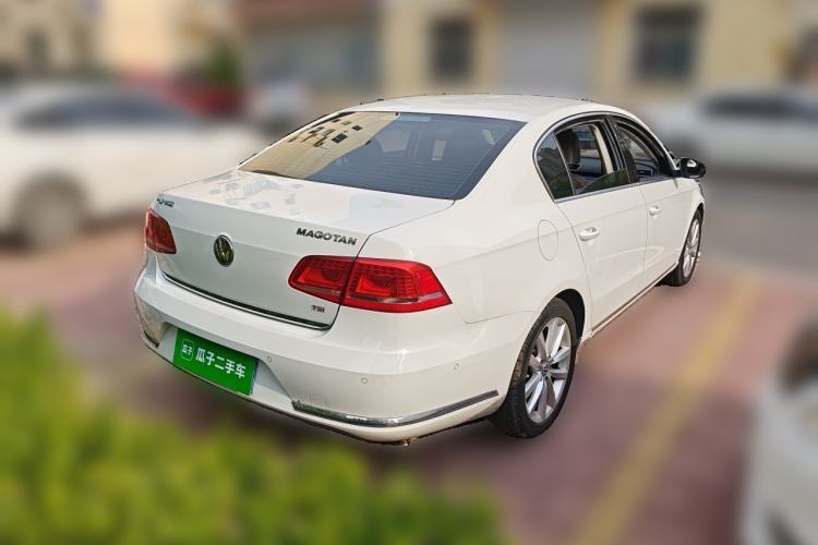 Used Volkswagen Magotan 2013 1.8TSI Prestige Model Rear Right 45 Deg