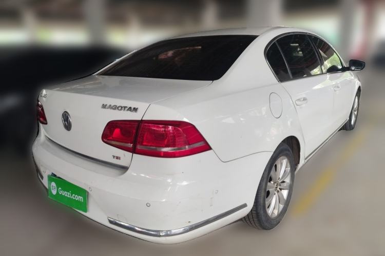 Used Volkswagen Magotan 2013 1.8TSI Luxury Model Rear Right 45 Deg