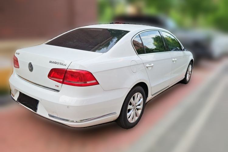 Used Volkswagen Magotan 2013 2.0 TSI Luxury Model Rear Right 45 Deg