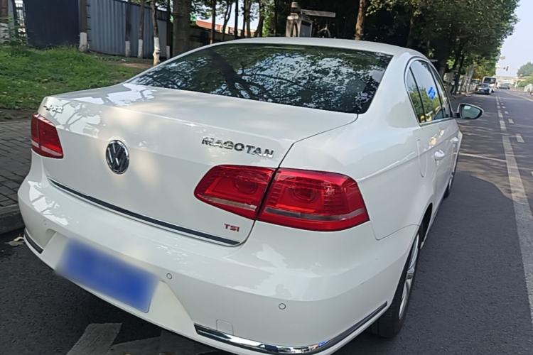 Used Volkswagen Magotan 2013 2.0 TSI Luxury Model Rear Right 45 Deg