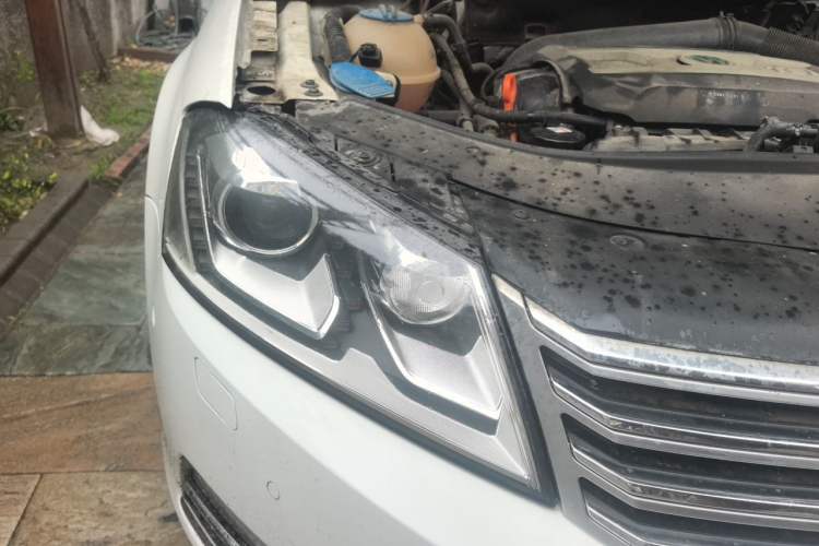 Used Volkswagen Magotan 2013 2.0 TSI Prestige Model Right Front Headlight