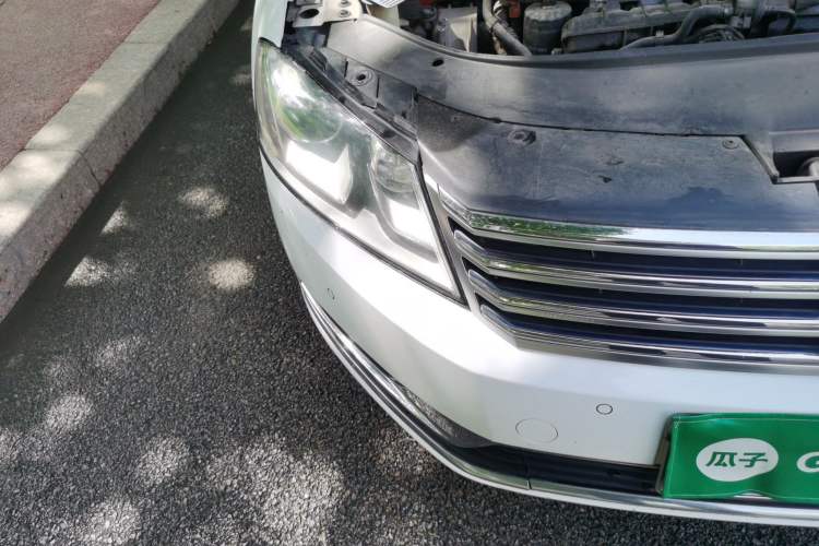 Used Volkswagen Magotan 2013 1.8TSI Luxury Model Right Front Headlight