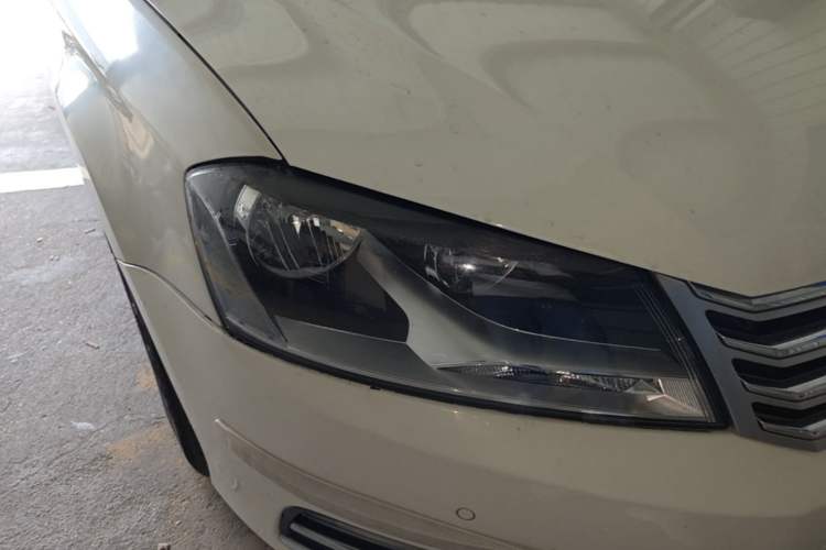 Used Volkswagen Magotan 2013 1.8TSI Premier Model Right Front Headlight