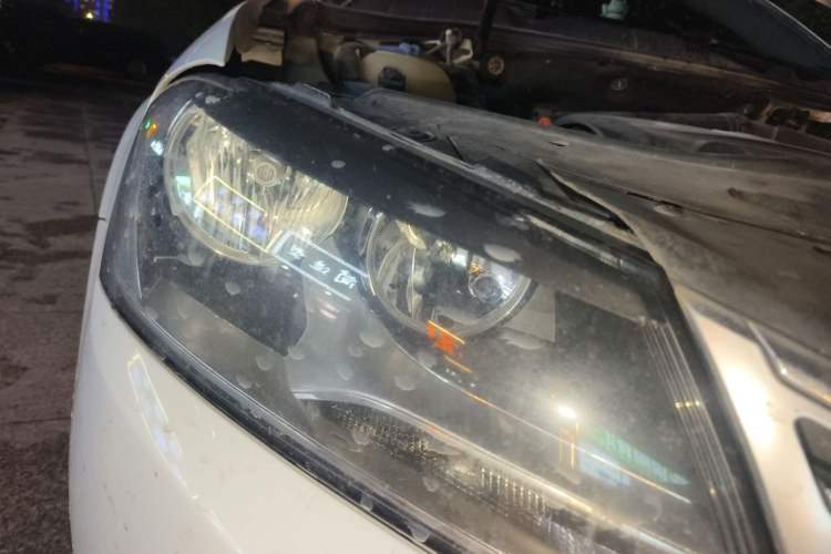 Used Volkswagen Magotan 2013 1.8TSI Premier Model Right Front Headlight