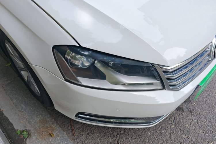 Used Volkswagen Magotan 2013 1.8TSI Luxury Model Right Front Headlight