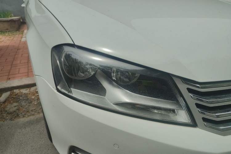 Used Volkswagen Magotan 2013 1.8TSI Premier Model Right Front Headlight