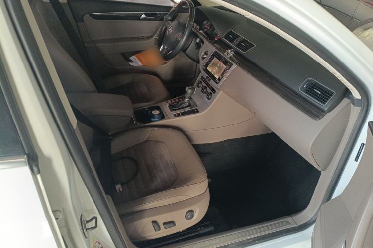 Used Volkswagen Magotan 2013 2.0 TSI Prestige Model Right Front Seat