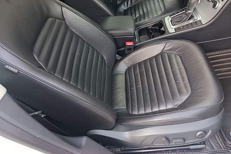 Used Volkswagen Magotan 2013 2.0 TSI Luxury Model Right Front Seat