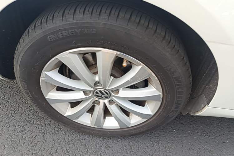 Used Volkswagen Magotan 2013 2.0 TSI Luxury Model Right Rear Wheel Hub
