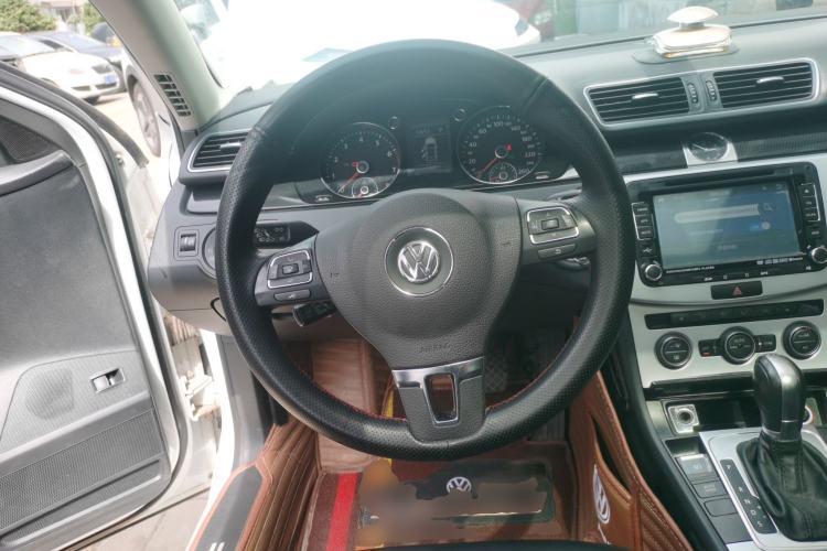 Used Volkswagen Magotan 2013 1.8TSI Luxury Model Steering Wheel