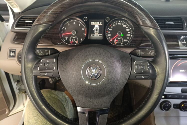 Used Volkswagen Magotan 2013 2.0 TSI Prestige Model Steering Wheel