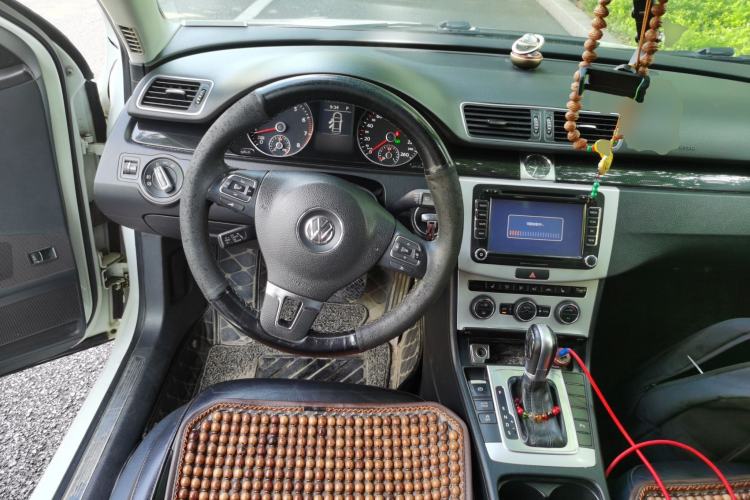 Used Volkswagen Magotan 2013 1.8TSI Luxury Model Steering Wheel