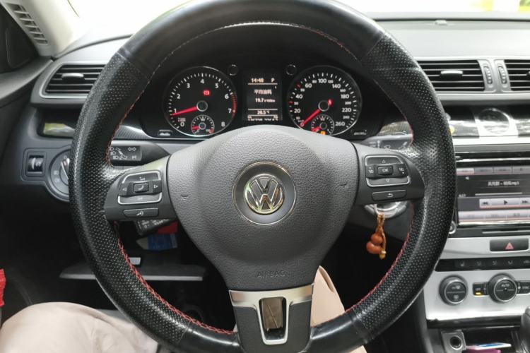 Used Volkswagen Magotan 2013 1.8TSI Luxury Model Steering Wheel