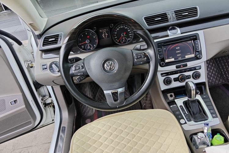 Used Volkswagen Magotan 2013 2.0 TSI Prestige Model Steering Wheel
