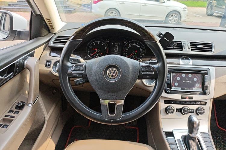 Used Volkswagen Magotan 2013 1.8TSI Prestige Model Steering Wheel