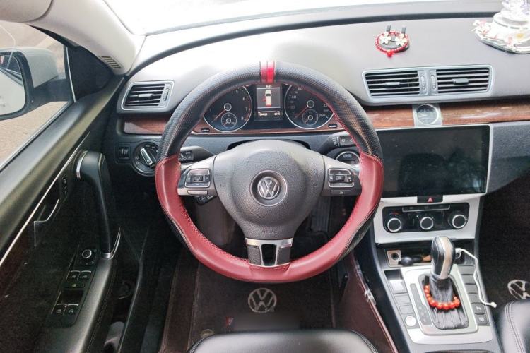 Used Volkswagen Magotan 2013 1.8TSI Luxury Model Steering Wheel