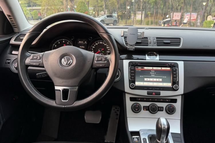 Used Volkswagen Magotan 2013 1.8TSI Luxury Model Steering Wheel
