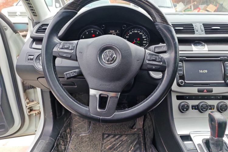 Used Volkswagen Magotan 2013 2.0 TSI Ultimate Model Steering Wheel