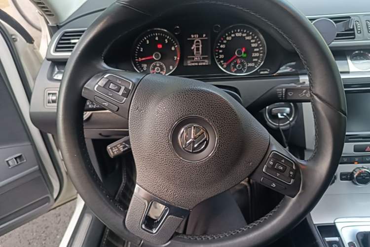 Used Volkswagen Magotan 2013 2.0 TSI Luxury Model Steering Wheel
