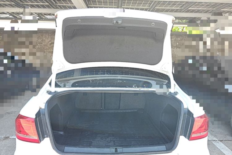 Used Volkswagen Magotan 2013 1.8TSI Premier Model Trunk