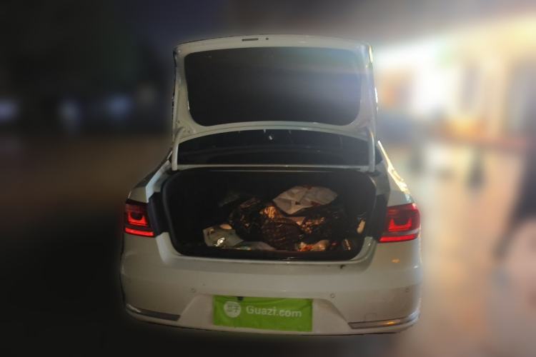 Used Volkswagen Magotan 2013 1.8TSI Premier Model Trunk