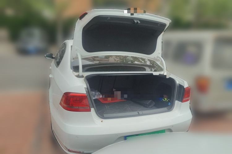 Used Volkswagen Magotan 2013 1.8TSI Premier Model Trunk