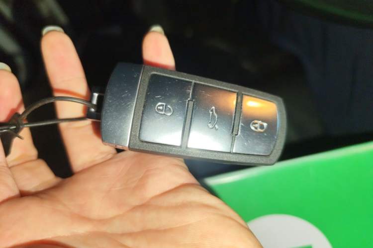 Used Volkswagen Magotan 2013 1.8TSI Luxury Model Vehicle Key