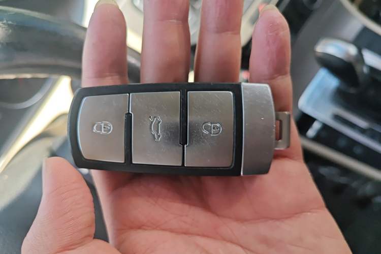 Used Volkswagen Magotan 2013 1.8TSI Comfort Model Vehicle Key