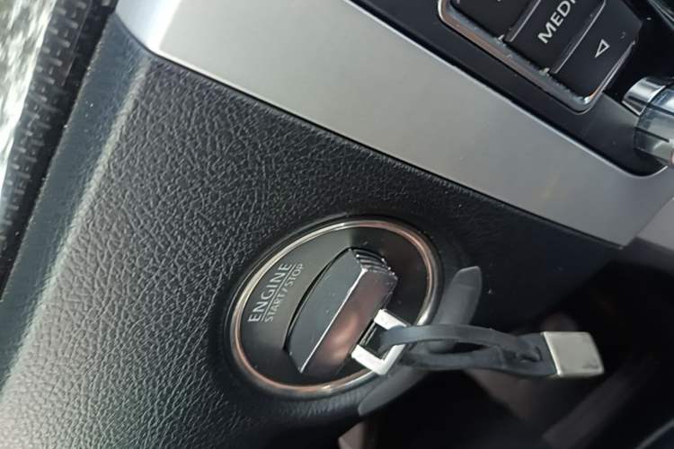 Used Volkswagen Magotan 2013 2.0 TSI Luxury Model Vehicle Key