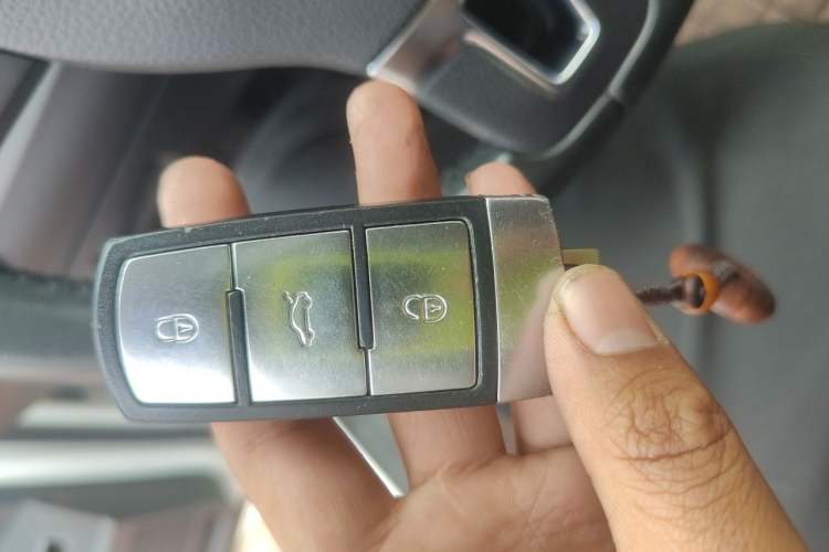 Used Volkswagen Magotan 2013 1.8TSI Premier Model Vehicle Key