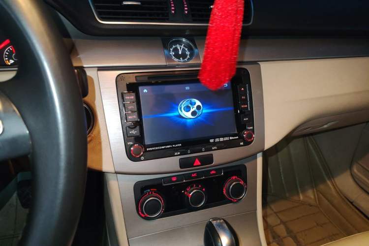 Used Volkswagen Magotan 2013 1.8TSI Premier Model Audio And AC Panel