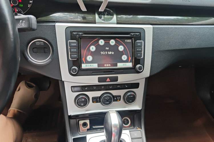 Used Volkswagen Magotan 2013 1.8TSI Prestige Model Audio And AC Panel