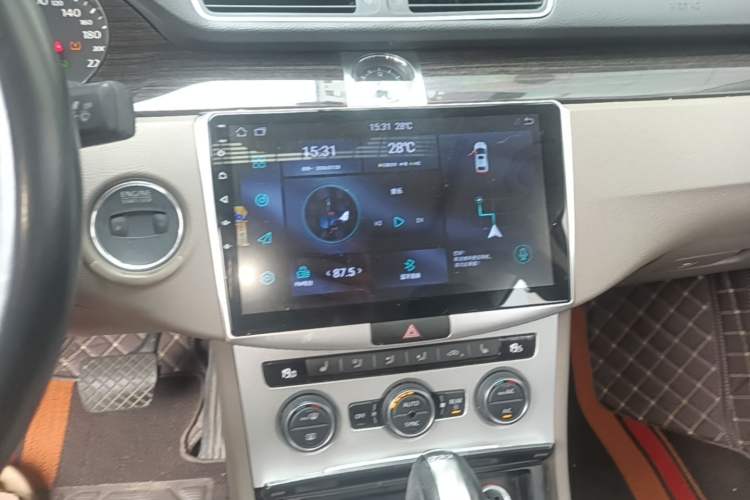Used Volkswagen Magotan 2013 1.8TSI Prestige Model Audio And AC Panel