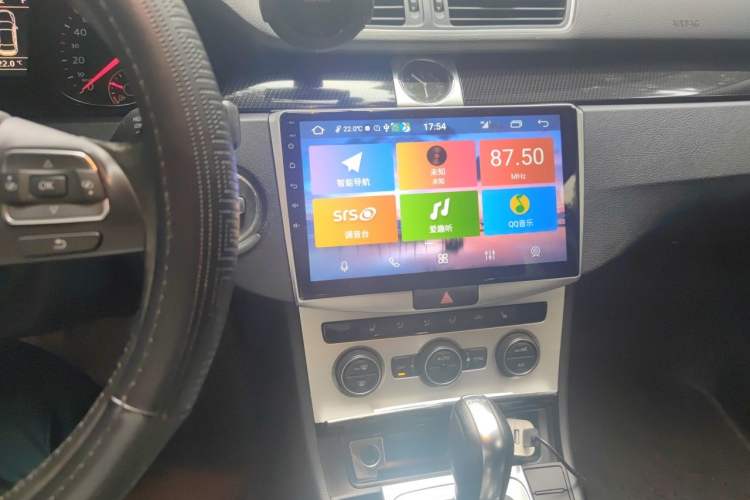 Used Volkswagen Magotan 2013 2.0 TSI Luxury Model Audio And AC Panel