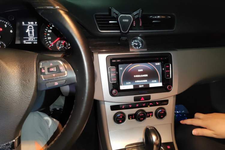 Used Volkswagen Magotan 2013 1.8TSI Prestige Model Audio And AC Panel