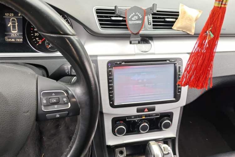 Used Volkswagen Magotan 2013 1.8TSI Premier Model Audio And AC Panel