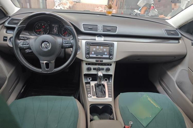 Used Volkswagen Magotan 2013 2.0 TSI Prestige Model Center Console