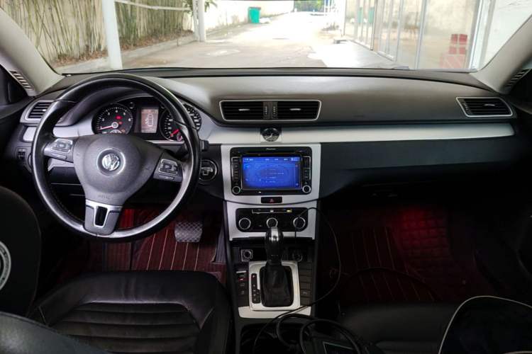 Used Volkswagen Magotan 2013 1.8TSI Premier Model Center Console