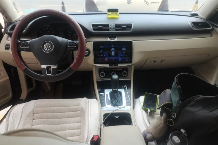 Used Volkswagen Magotan 2013 1.8TSI Premier Model Center Console