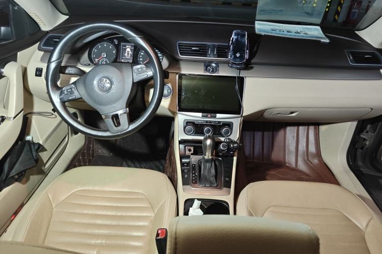 Used Volkswagen Magotan 2013 1.8TSI Premier Model Center Console