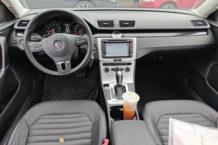 Used Volkswagen Magotan 2013 1.8TSI Luxury Model Center Console