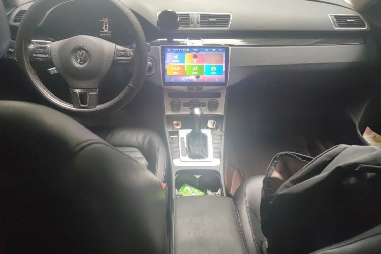 Used Volkswagen Magotan 2013 2.0 TSI Luxury Model Center Console