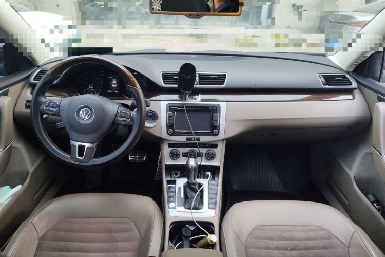 Used Volkswagen Magotan 2013 2.0 TSI Prestige Model Center Console